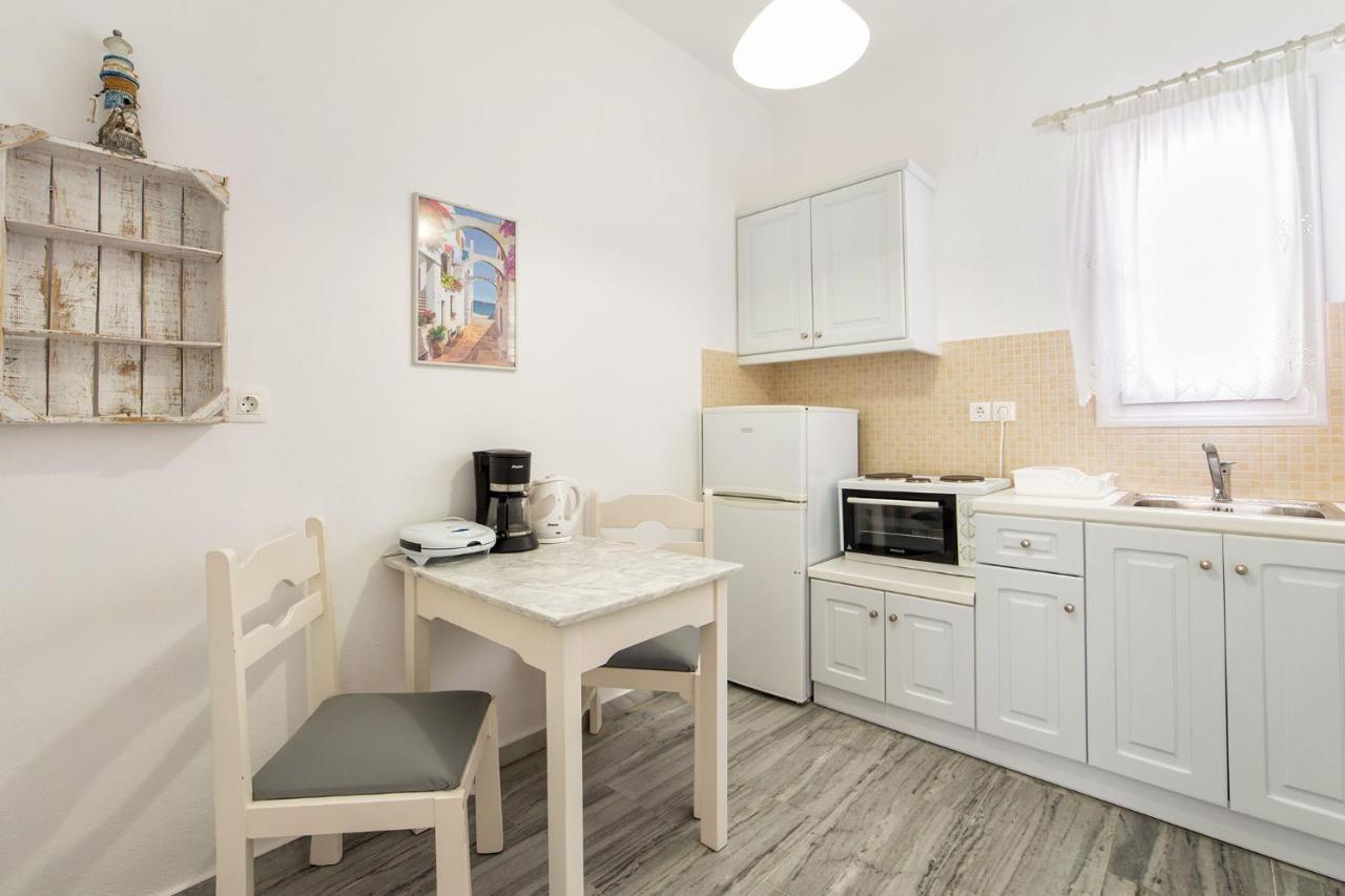 Apartments Tarsa Drios Exterior photo